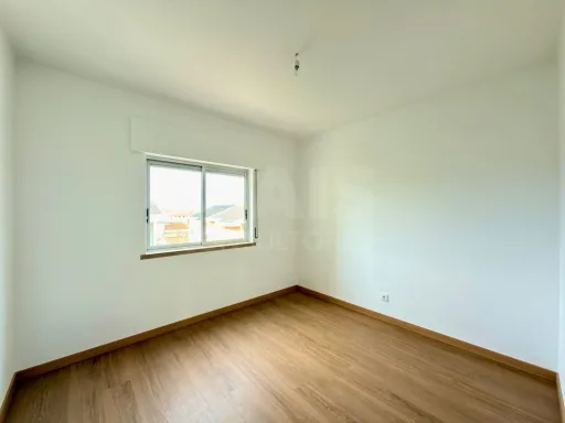 Apartamento T2  / 2 andar esquerdo