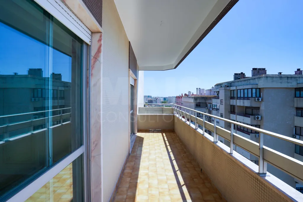 T5 no Lumiar - varandas e garagem