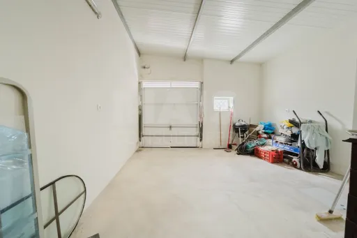 Imóvel junto à Marginal Norte