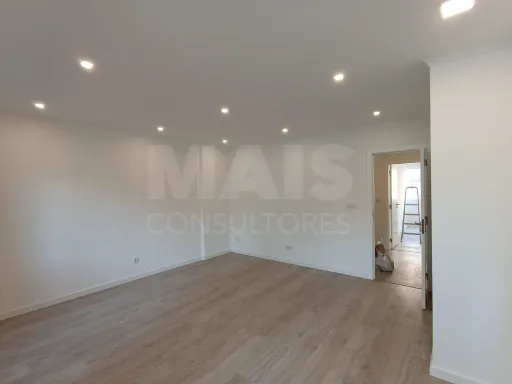 T2 Refurbished Damaia de Cima