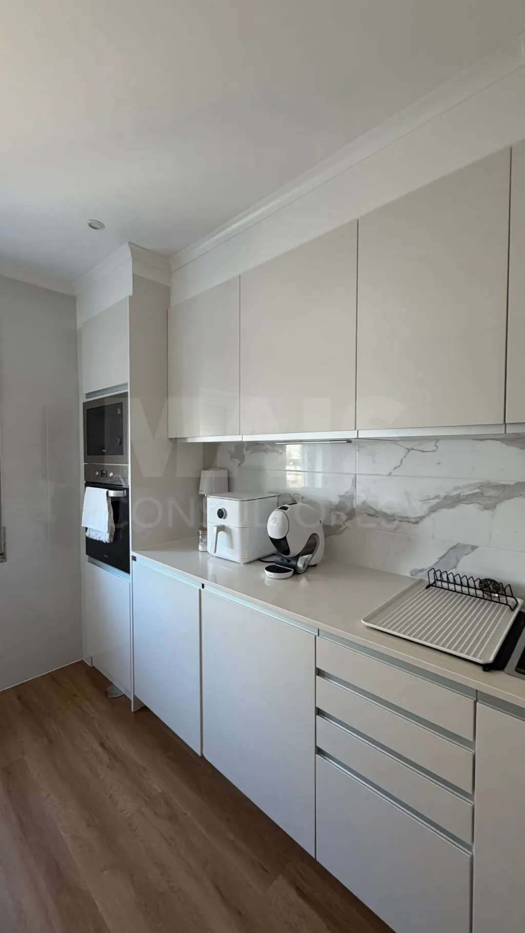 Apartamento T2 Remodelado no Centro do Cadaval