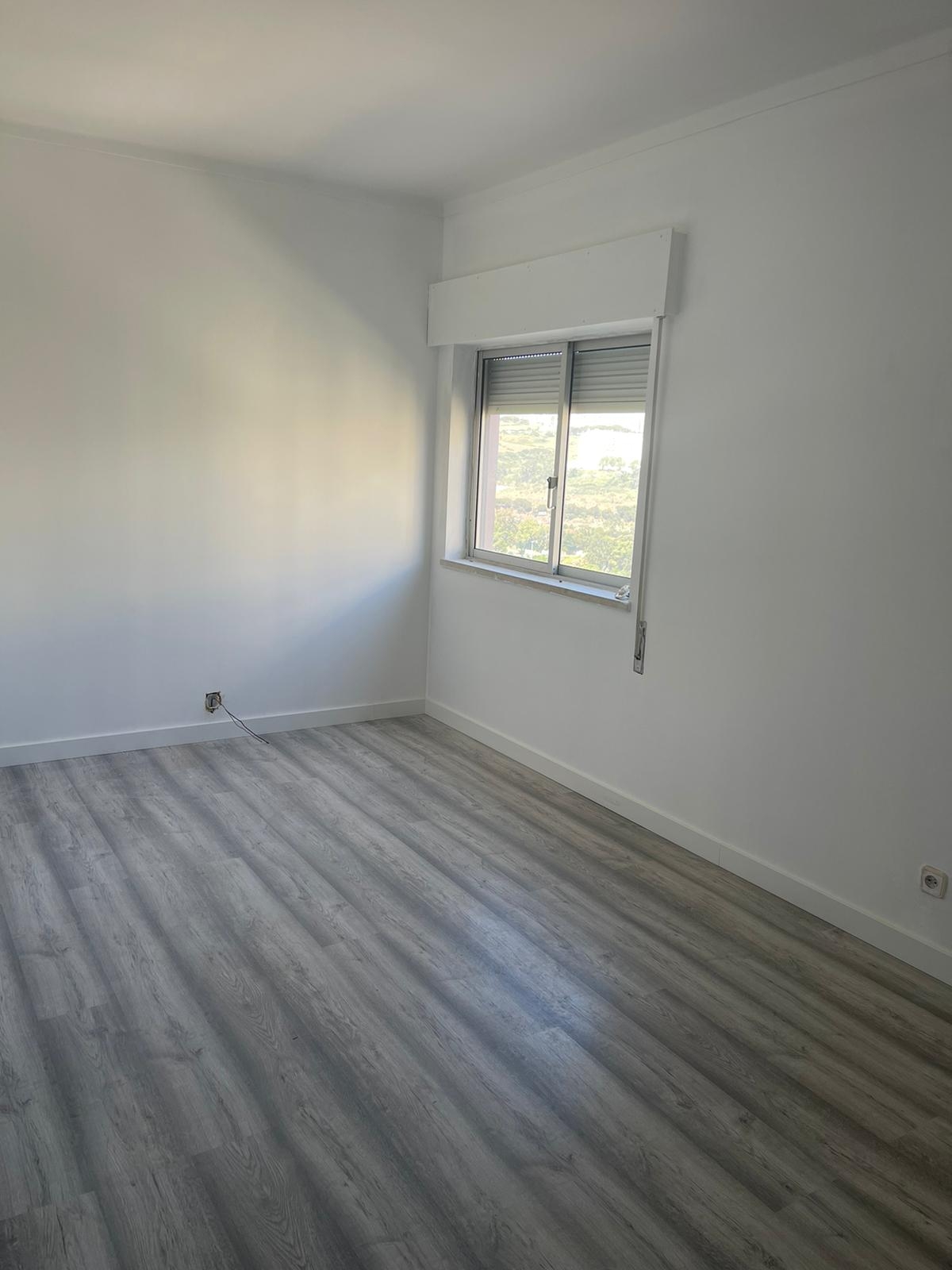 Apartamento T3 em São Marcos, em fase final de remodelação