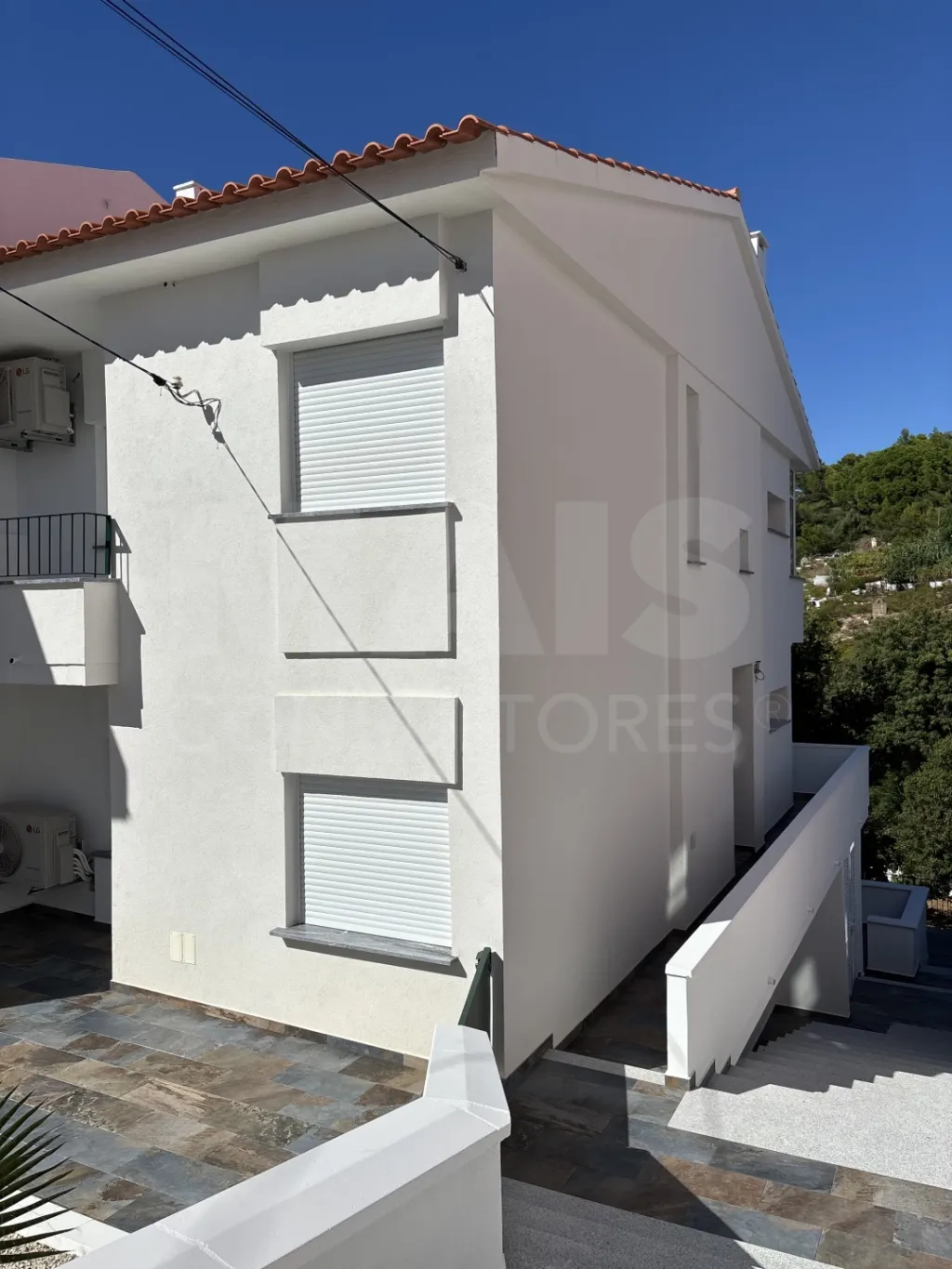 Prédio com três apartamentos T2 em Estoril - Cascais