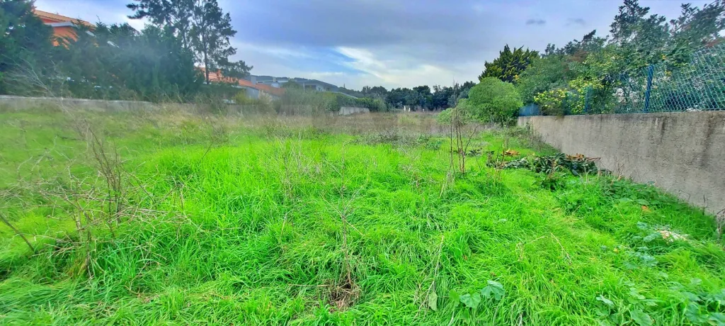 Terreno c/ Projeto Arq. Contemporânea na Beloura Sintra