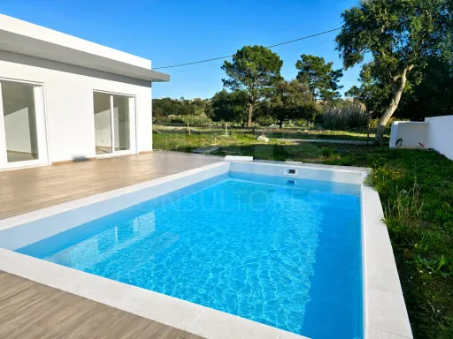 Moradia nova com piscina | Caldas da Rainha