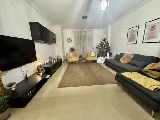 Apartamento T2 com parqueamento em Peniche