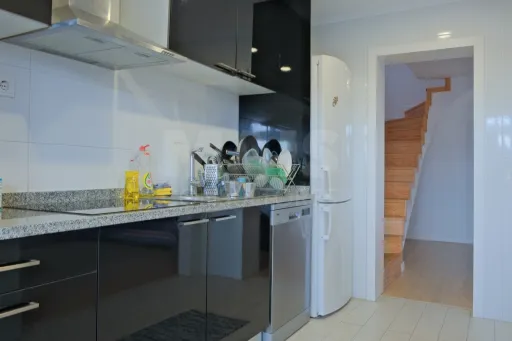 Apartamento T3 duplex remodelado