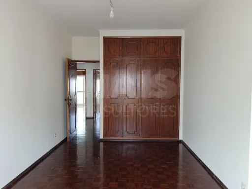 Renovated 3-bedroom apartment in São Domingos de Benfica