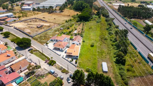 Moradia Térrea T4 em terreno de 2.605m2 em Olho Marinho