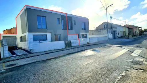 4 bedroom villa with garage, patio and garden