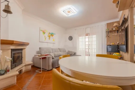 T2 Remodelado com Arrecadação | Outeiro de Polima – São Domingos de Rana