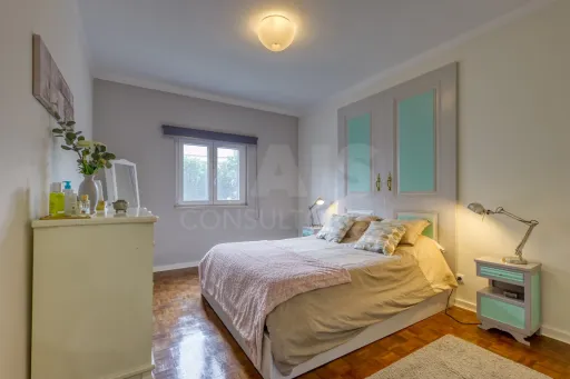 Moradia T3 Remodelada, Pronta a Habitar, com Ginásio, Anexo e Jardim