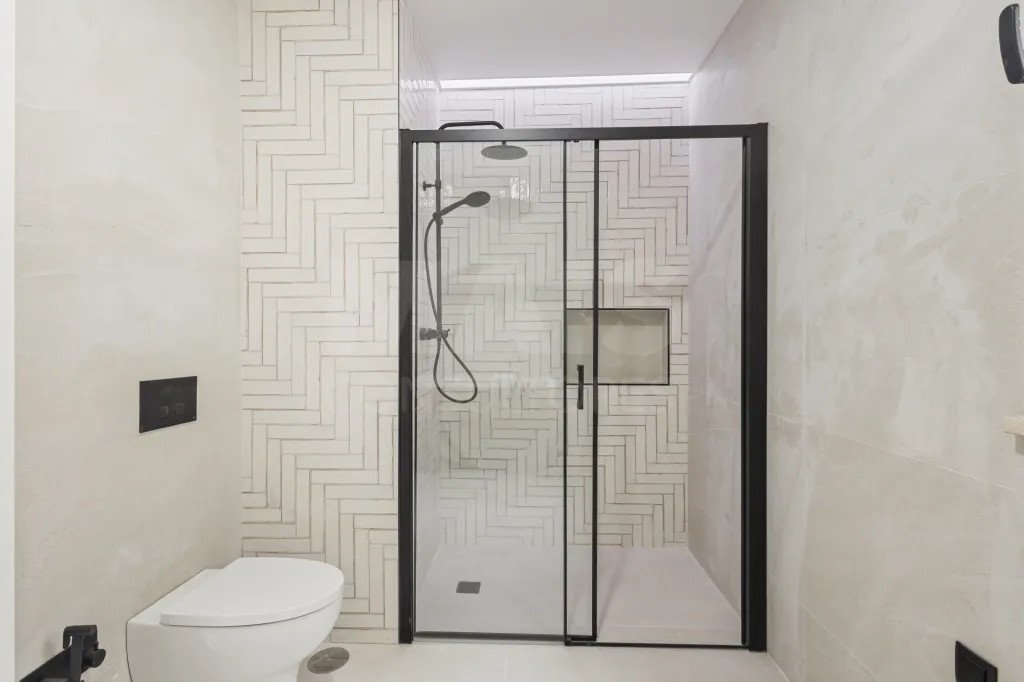 Moradia T3+1 NOVA com piscina em terreno de 2098m2