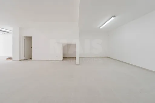 Moradia T3 Nova C/ Vista Mar, Piscina e Garagem, Areia Branca, Lourinhã