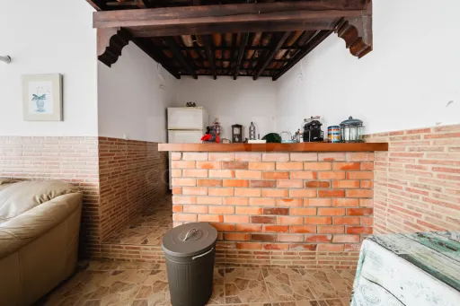Moradia T5 com 2 Anexos em Terreno com mais de 1.400 m²