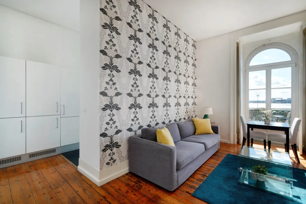 T1 on Avenida 24 de Julho