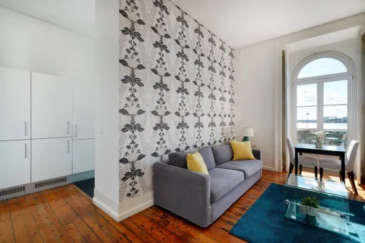 T1 on Avenida 24 de Julho