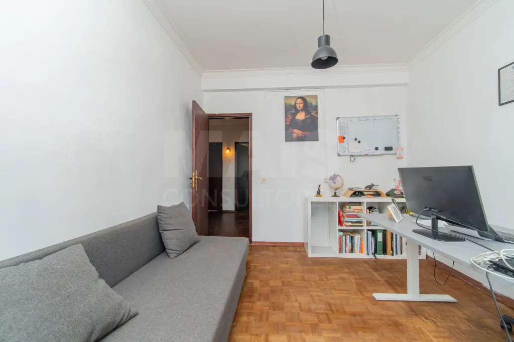 4-Bedroom House in Downtown Samora Correia
