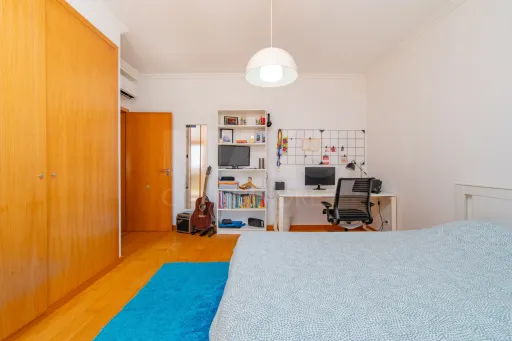 Moradia T3 totalmente remodelada no Condomínio Villas de Samorena em Samora Correia