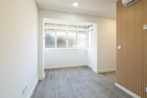 Apartamento T3 Renovado / Pontinha