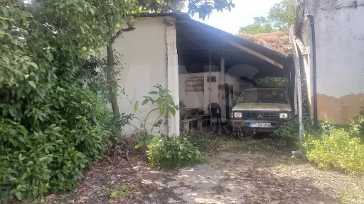 Moradia T2+1 para Remodelar com 676 m² de Terreno | Vila Chã de Ourique