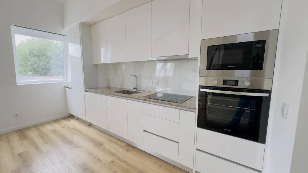 Fully Renovated 4-Bedroom Apartment | Downtown Lourinhã | Space, Elegance, and Comfort