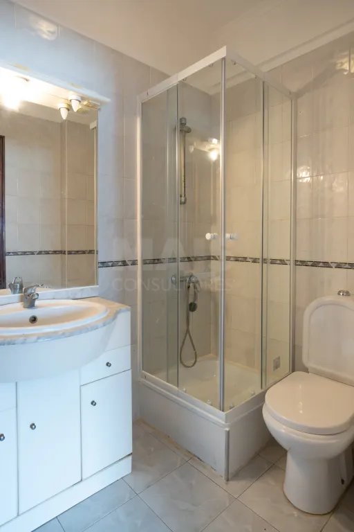 3-Bedroom Apartment with Parking and Storage in Samora Correia
