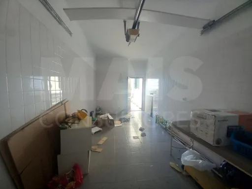 Moradia de 5 Assoalhadas em Ribamar C/ lote de 300m2 e Sótão amplo