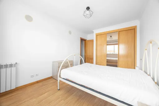Apartamento T3 no Centro do Carregado | Parqueamento e Arrecadação