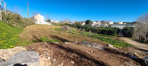 Terreno Urbano para Construção | Excelente Potencial Construtivo