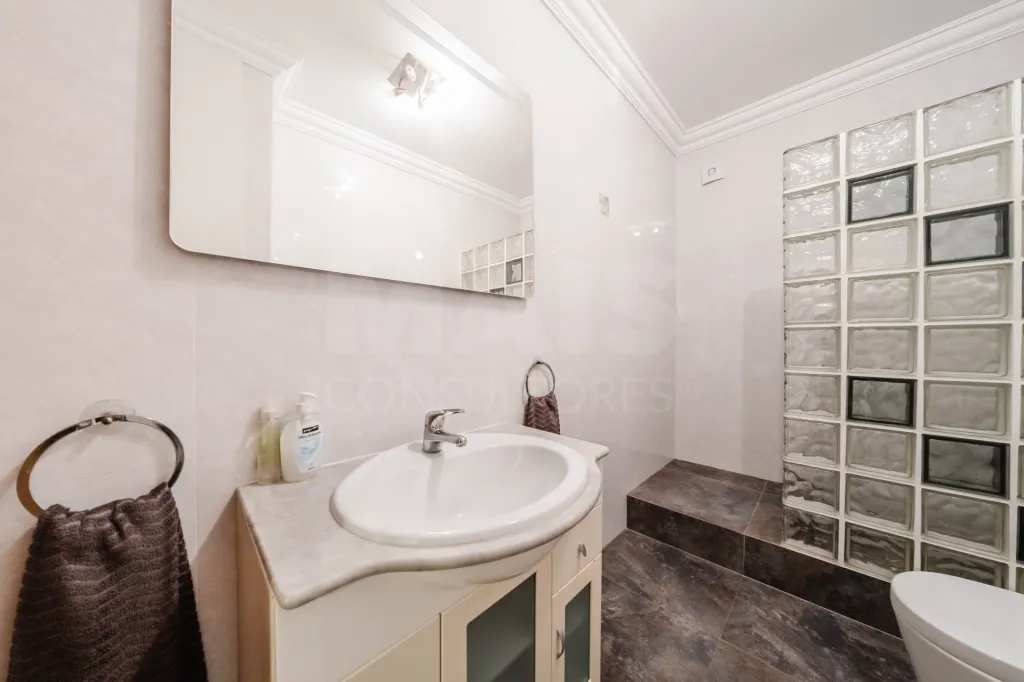 Moradia T5 com 2 Anexos em Terreno com mais de 1.400 m²