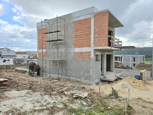 Moradia T2 Contemporânea — Conforto e Tranquilidade em Famalicão
