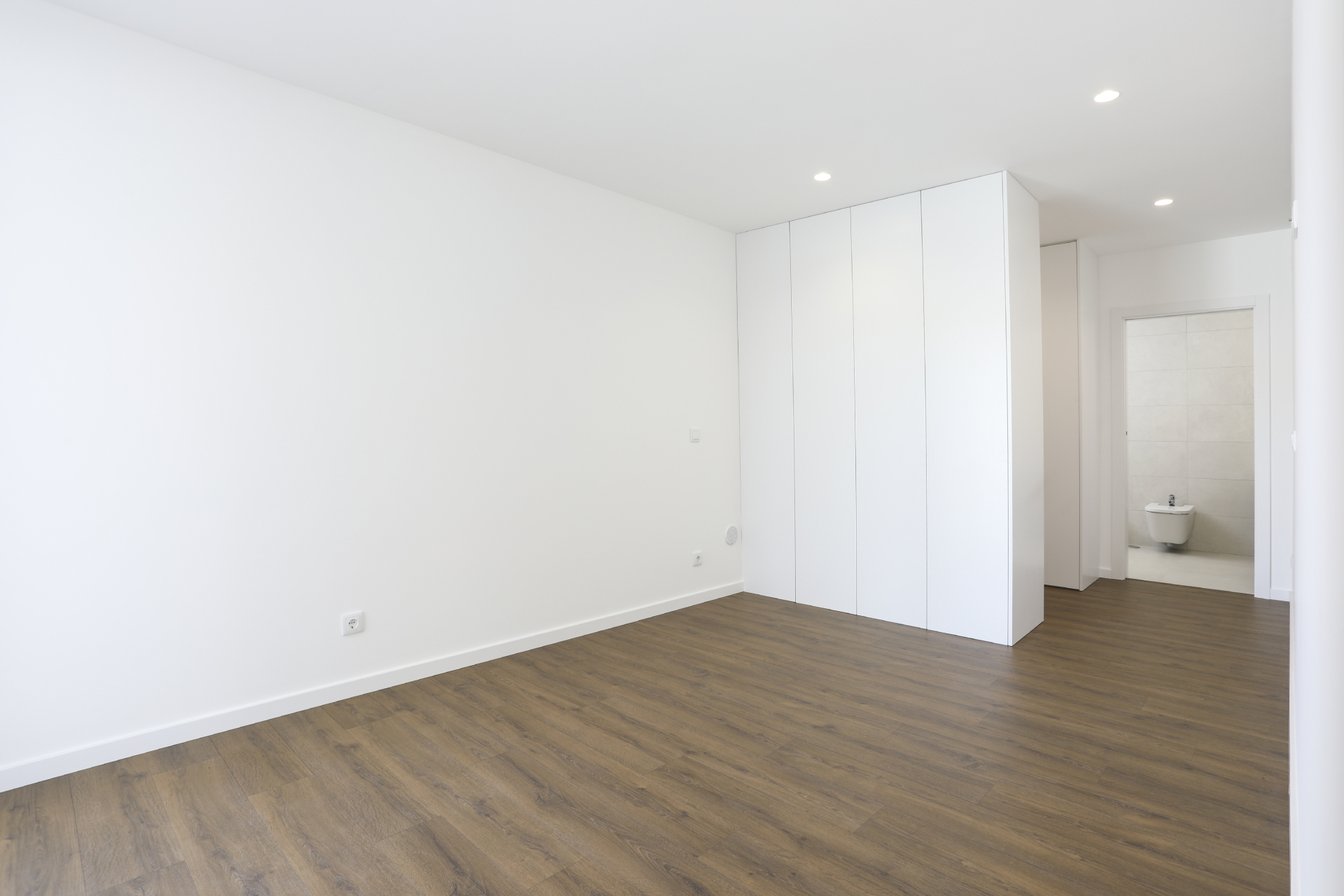 Moradia Térrea T3, linhas modernas, condomínio fechado Vilas da Lezíria (novo), Samora Correia