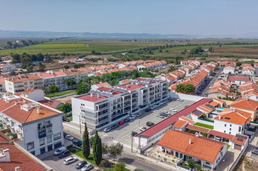 T3 Premium Seminovo com Varanda Excecional – Garagem - Elevador - Acesso Privilegiado a Lisboa
