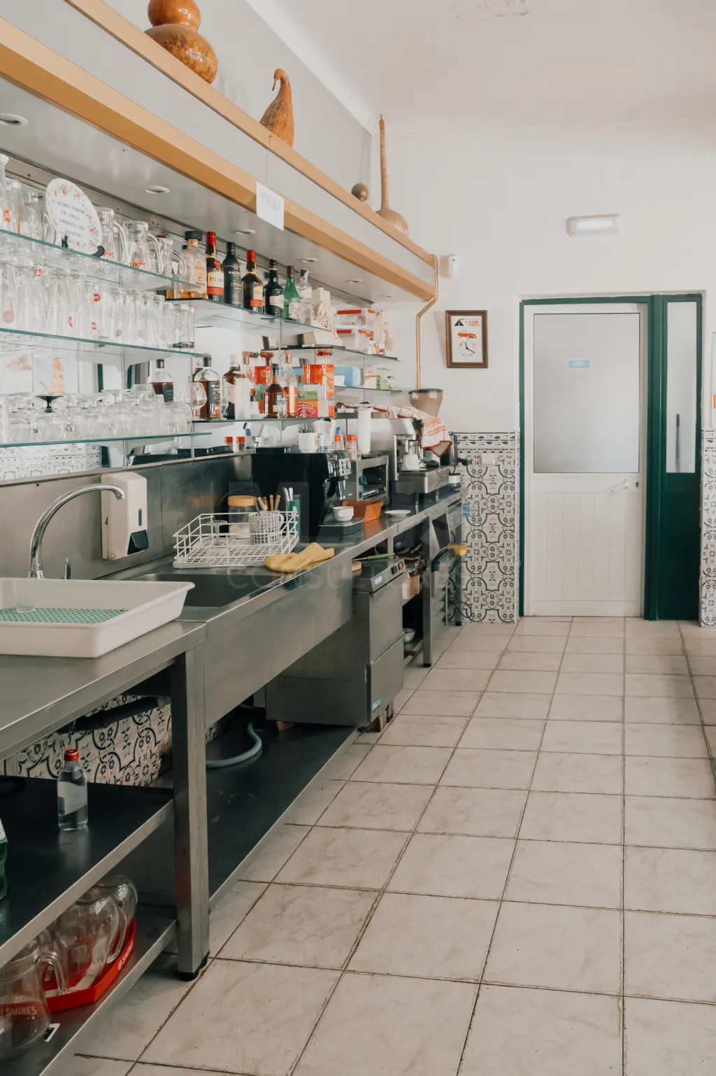 ☕ Café Totalmente Equipado em Funcionamento