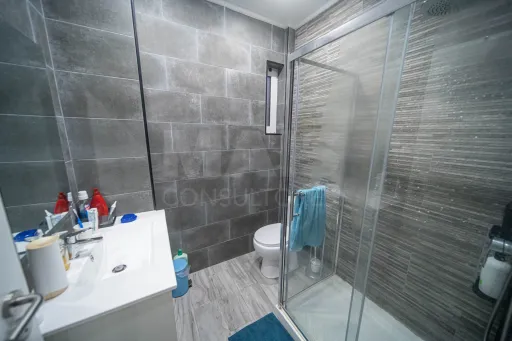 Apartamento T2+1 Remodelado na Póvoa de Santa Iria – Oportunidade Exclusiva com Permuta