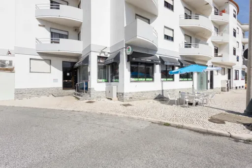 Trespasse de Espaço Comercial/ Pastelaria em Peniche