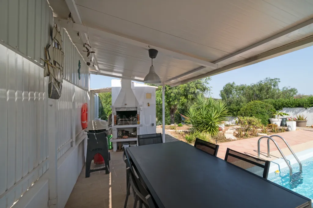 Villa with pool and land in Caminho do Poço in Albufeira