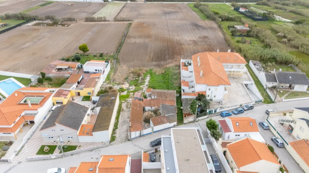 Terreno para Construção a poucos metros da Praia do Baleal