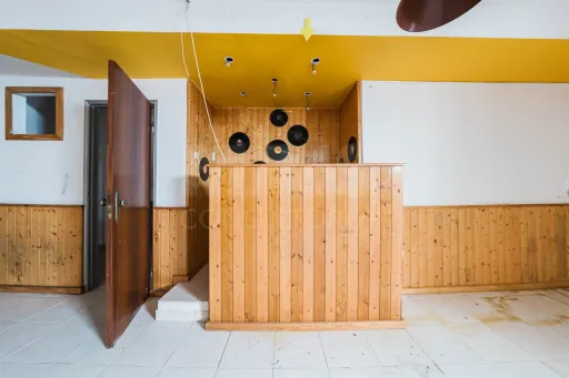Café, Bar, Restaurante com 2 Salas e esplanada, a 50m da Praia!