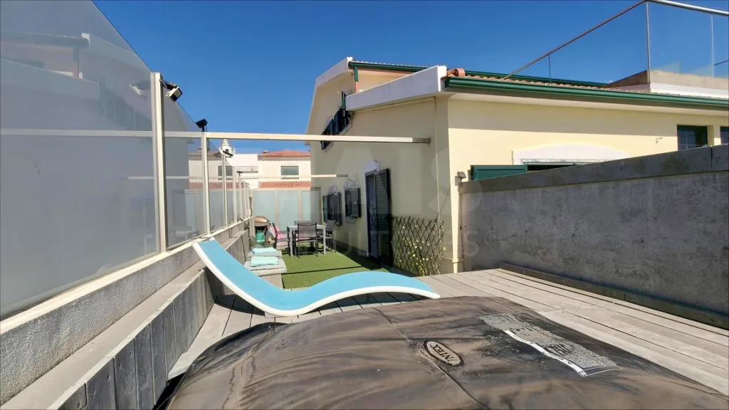2-Bedroom + 1 Apartment in a Townhouse with a Terrace, Ocean View, Jacuzzi, and Parking!