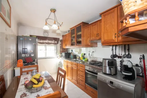 3 bedroom apartment in Carregado with generous areas