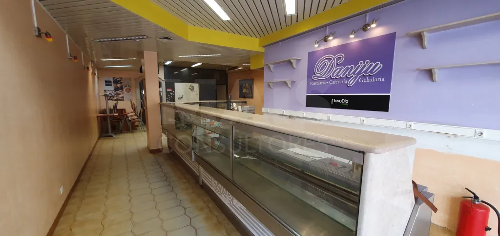 Pastelaria e Cafetaria em Benedita