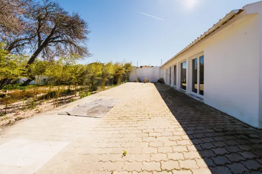 Imóvel com Vista Mar e Elevado Potencial Turístico a Minutos das Praias de Peniche