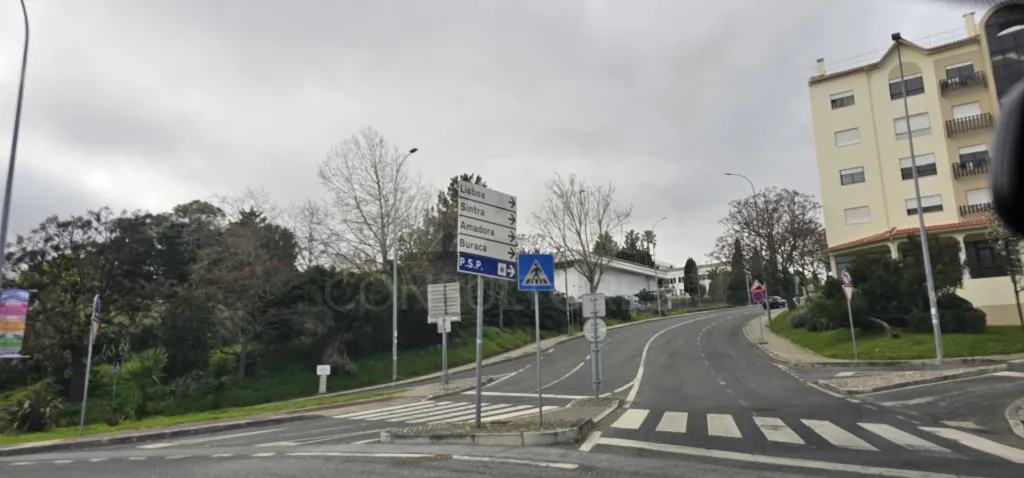 Armazém ou Escritório Serviços em Alfragide com 100m2
