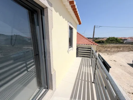 Fully Renovated 3-Bedroom House | Courtyard and Outbuildings | São Bartolomeu dos Galegos, Lourinhã