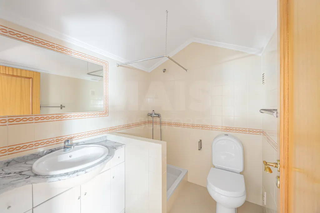 Moradia T5 com vista privilegiada em Alenquer