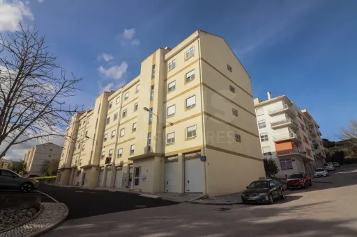 Apartamento T3 em Alhandra