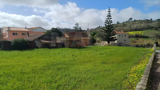 Moradia T3 em Sapataria, com terreno urbano de 4000m2