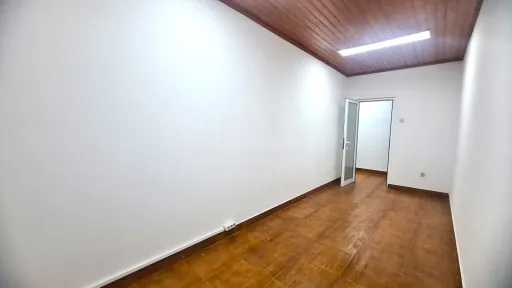 Sala para Serviços ou Escritório